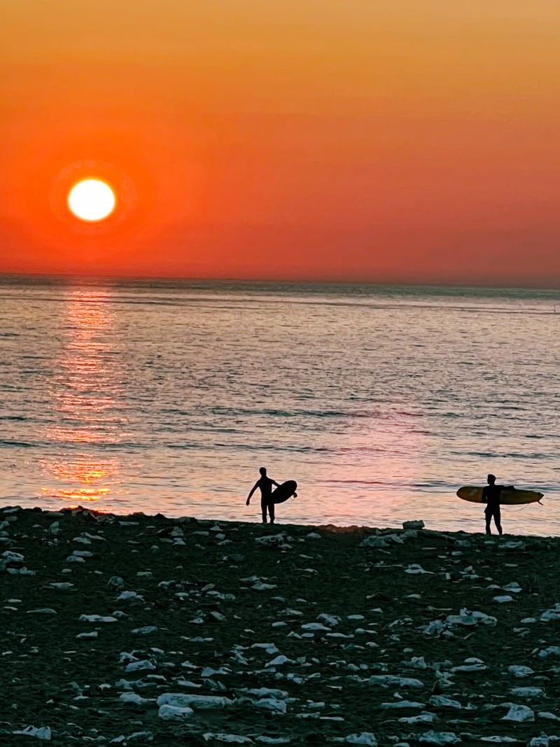 solnedgang Klitmøller surfere