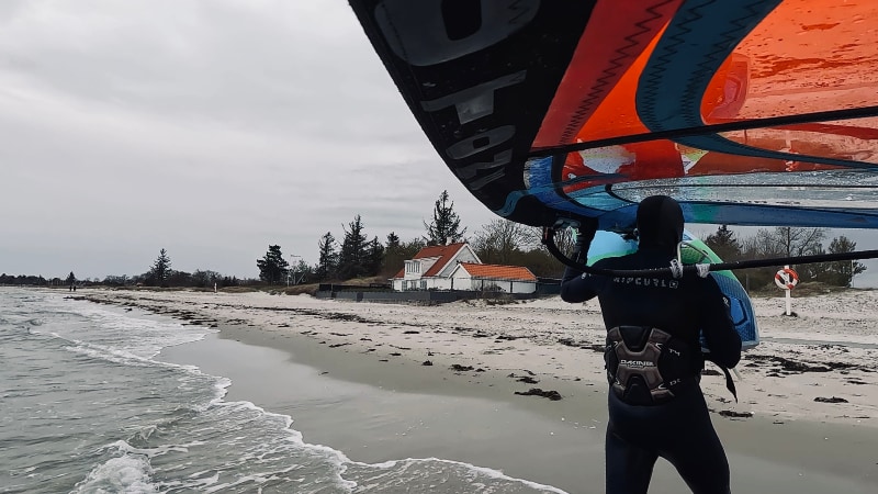 Saksild Strand windsurfer