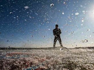 action photo windsurfing