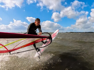 f2 Shaka windsurfing